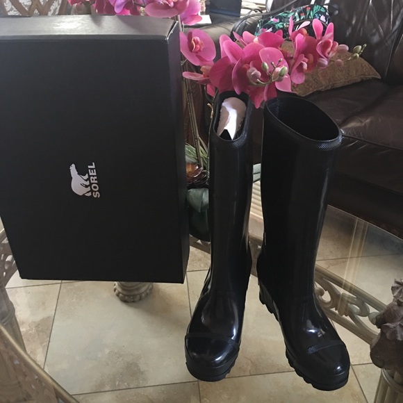 Sorel Rain Boots - Picture 3 of 5